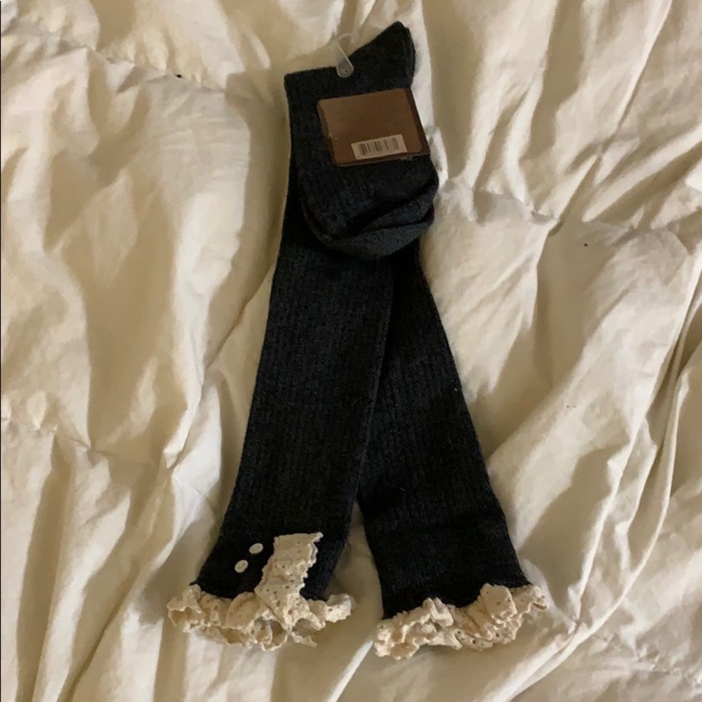 Knee High Boot Socks Ruffles Lace Trim & Buttons - Picture 4 of 5